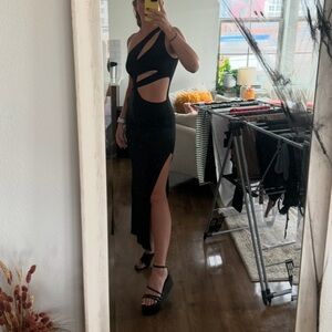 Black cutout one shoulder going out dress